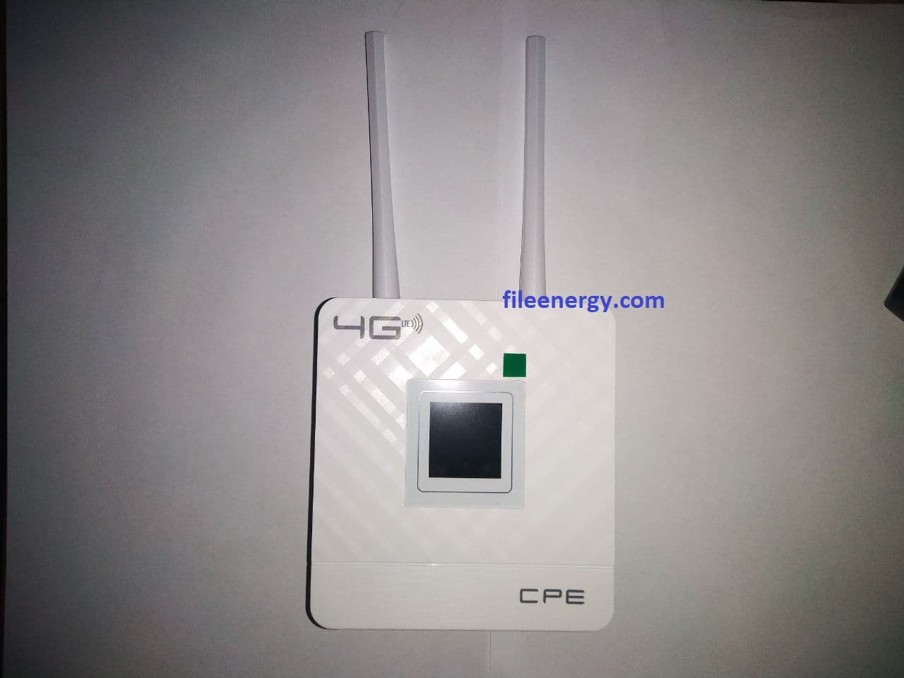 Беспроводной портативный роутер (модем CPE903-3) 4G с возможностью установки сим-карты, Wi-Fi модулем и портами WAN/LAN